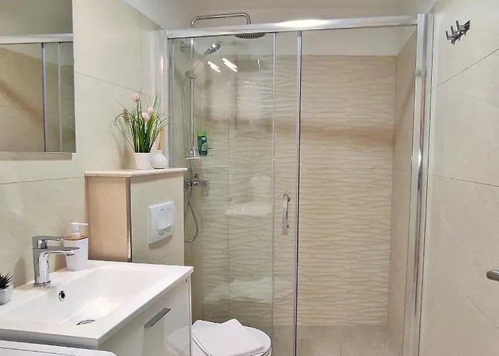 Dvina Ντουμπρόβνικ