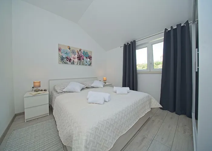 Dvina * Ντουμπρόβνικ