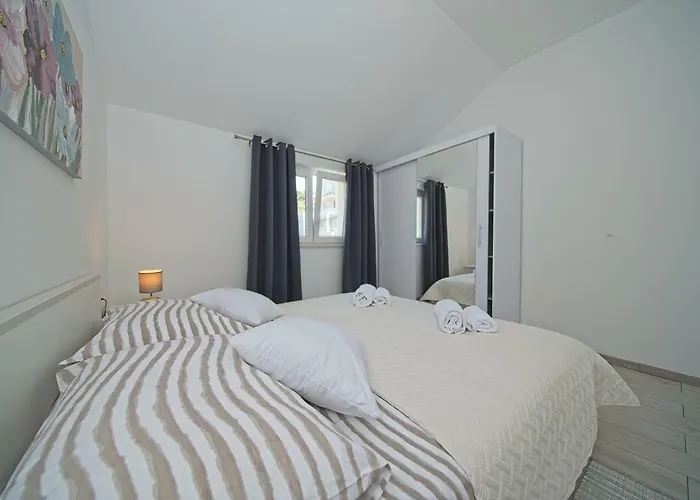 Dvina * Ντουμπρόβνικ