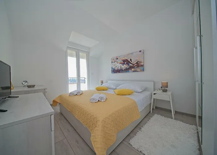 Dvina Ντουμπρόβνικ